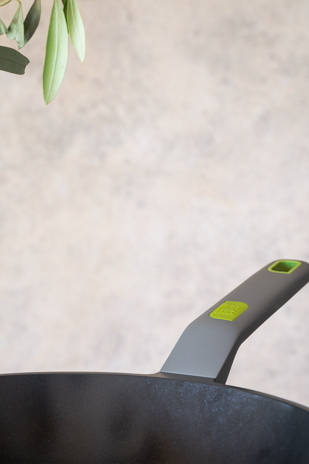 Life Recycled Cast Aluminum Wok with Ceramic Non-Stick